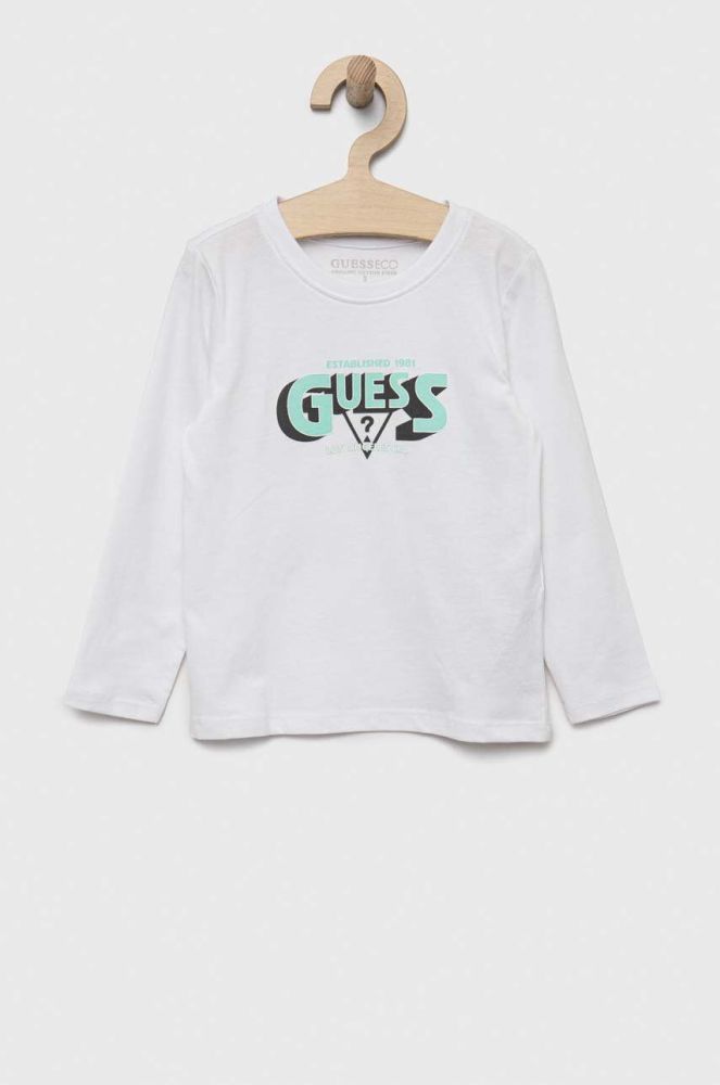 Дитячий бавовняний лонгслів Guess колір білий з принтом (3327628)