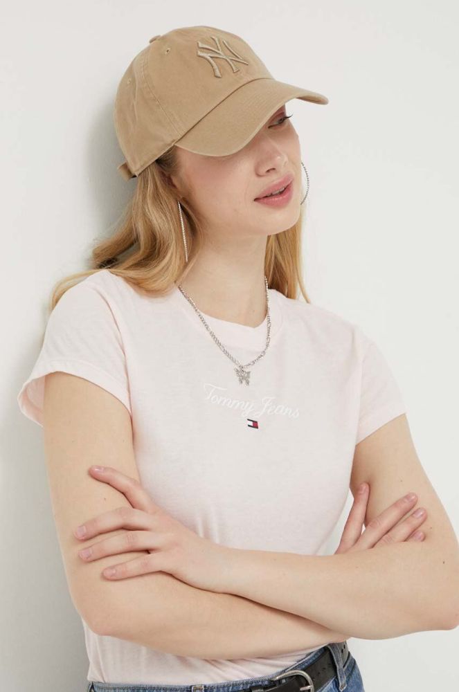 Футболка Tommy Jeans жіноча колір рожевий (3284366)