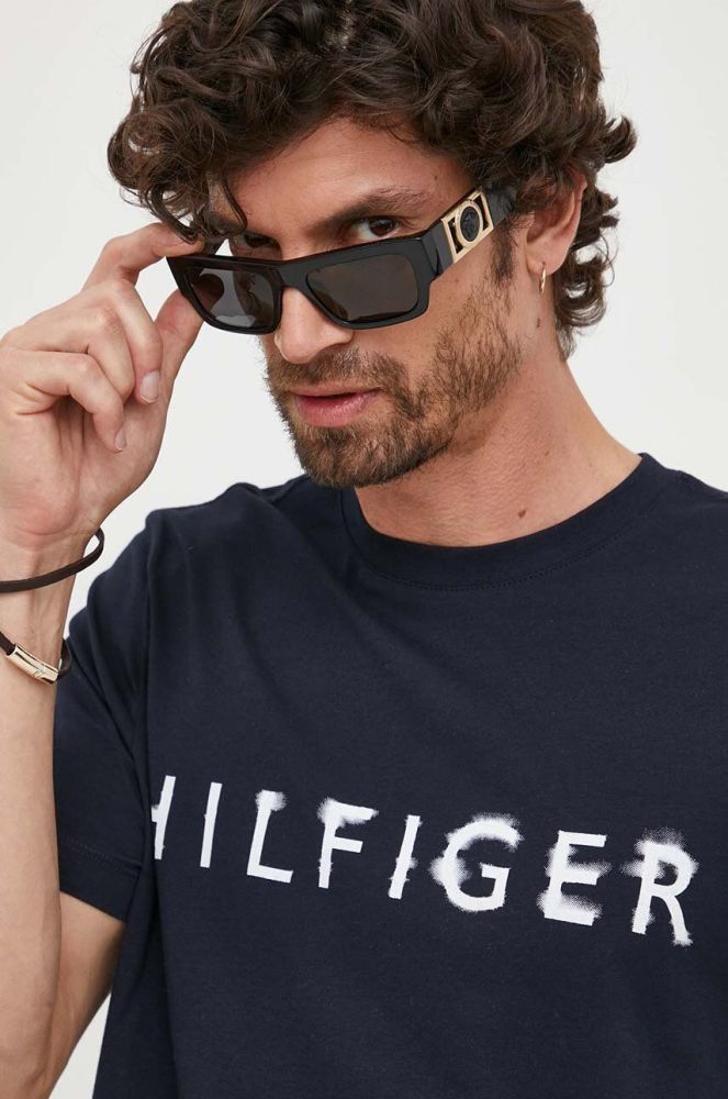 Бавовняна футболка Tommy Hilfiger колір синій з принтом (3297207)