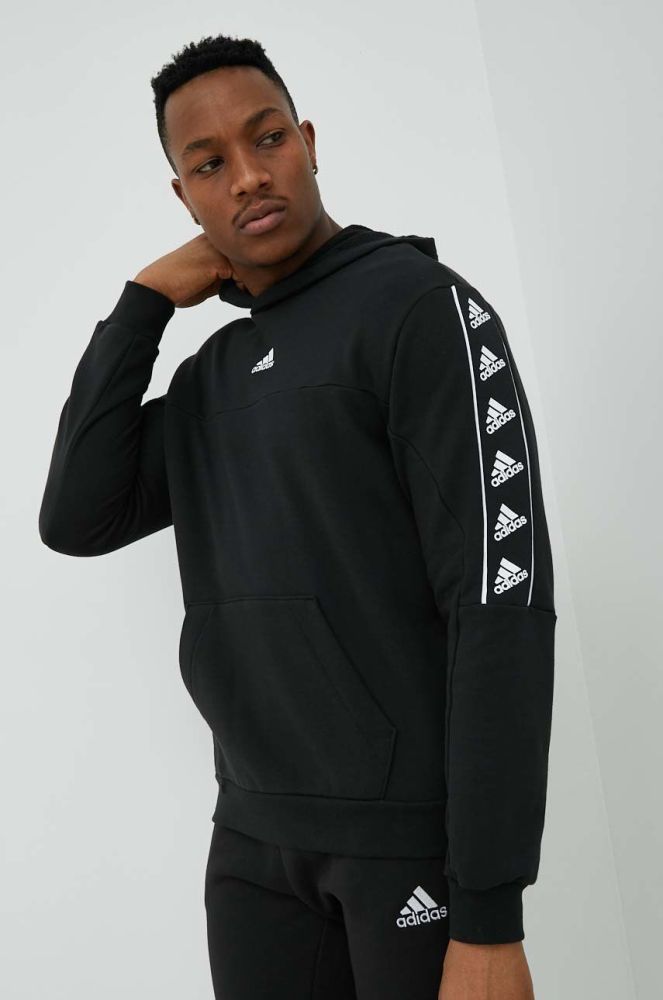 Бавовняна кофта adidas чоловіча колір чорний з капюшоном з принтом (2957319)