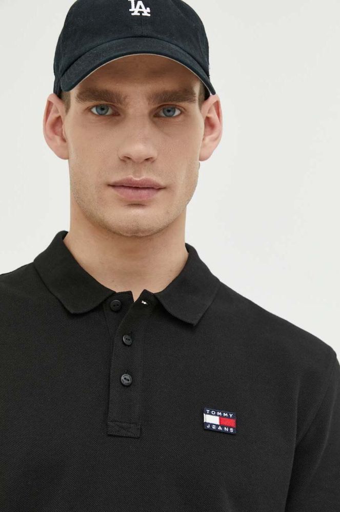 Бавовняне поло Tommy Jeans колір чорний з аплікацією (2996640)